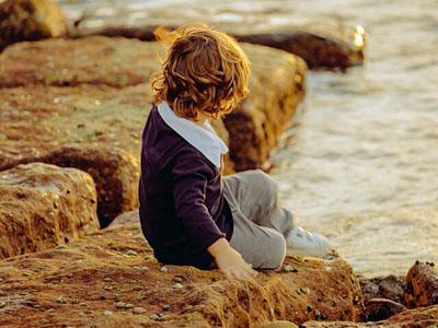 我們家長如何幫助小孩預防自閉癥的發生